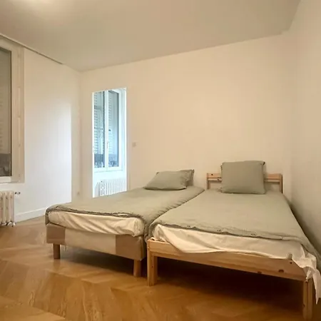 Lovely Near Opera & Lafayette