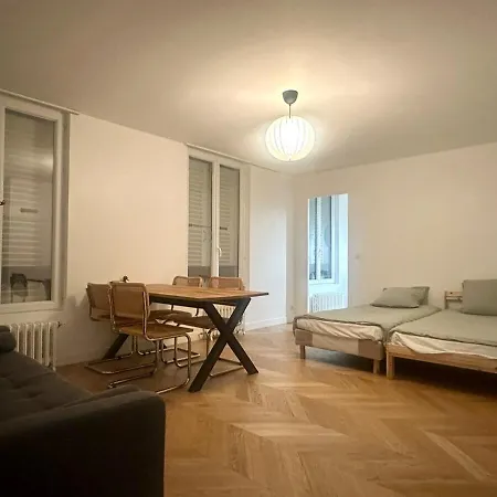 Lovely Near Opera & Lafayette *