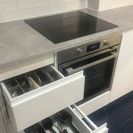 Lovely Near Opera & Lafayette