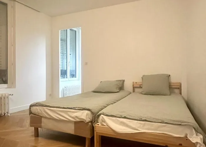 Lovely Near Opera & Lafayette