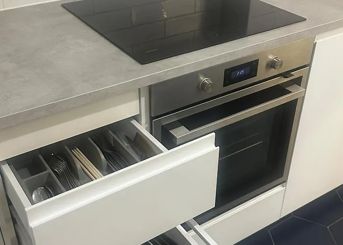 Lovely Near Opera & Lafayette